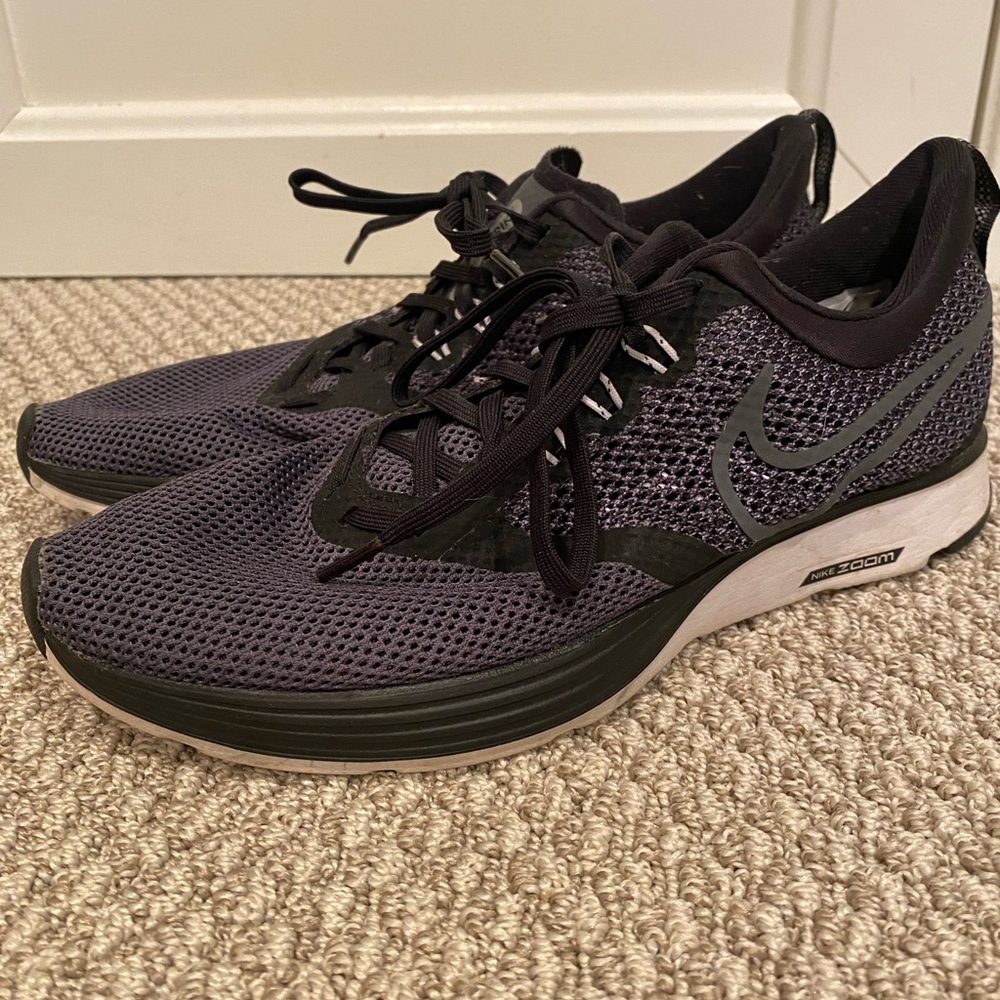 Woman’s Nike Zoom sneakers 8.5